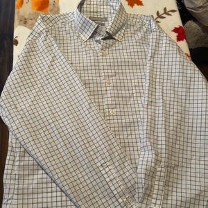 Long sleeve buttoned down shirt